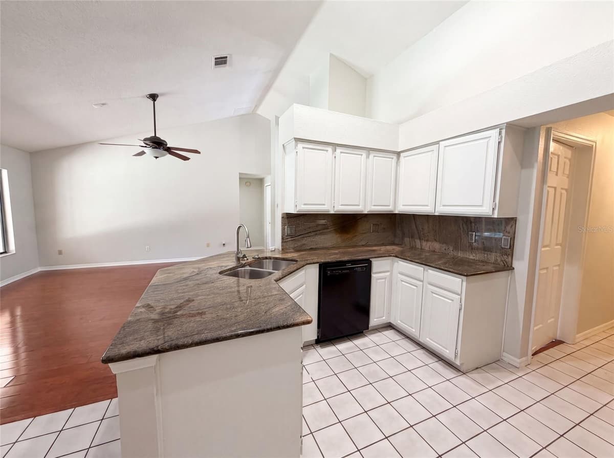 332 SPRUCEWOOD ROAD — photo 15 of 18