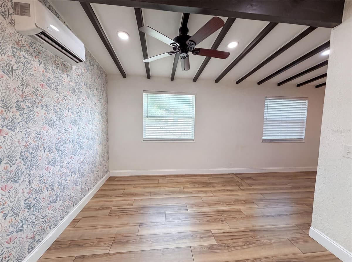 2242 DANA DRIVE — photo 7 of 18
