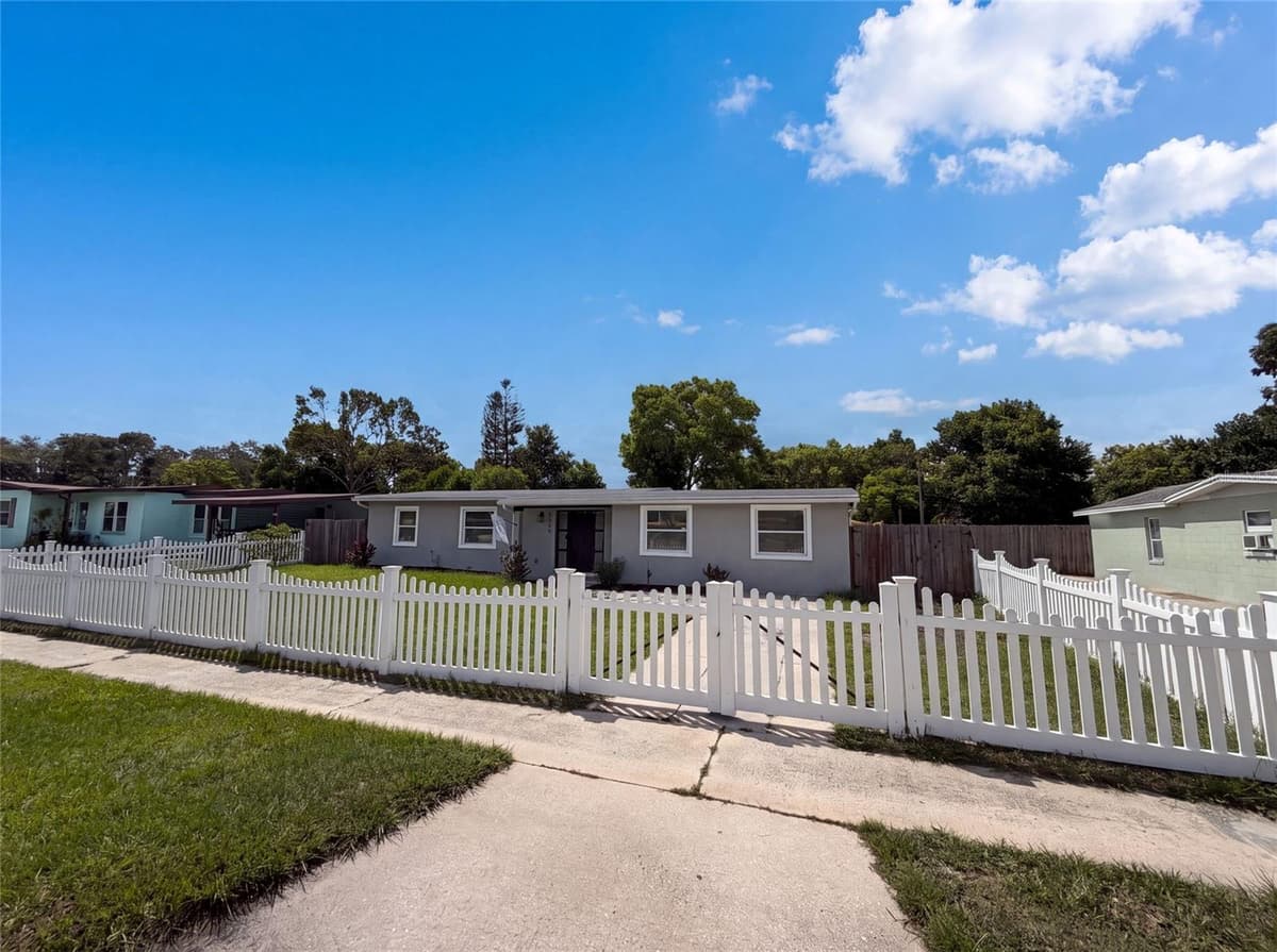 2242 DANA DRIVE — photo 16 of 18