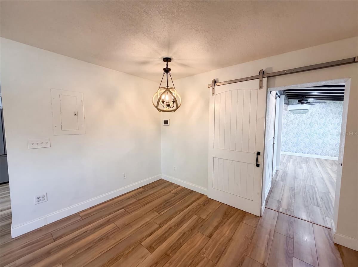 2242 DANA DRIVE — photo 8 of 18