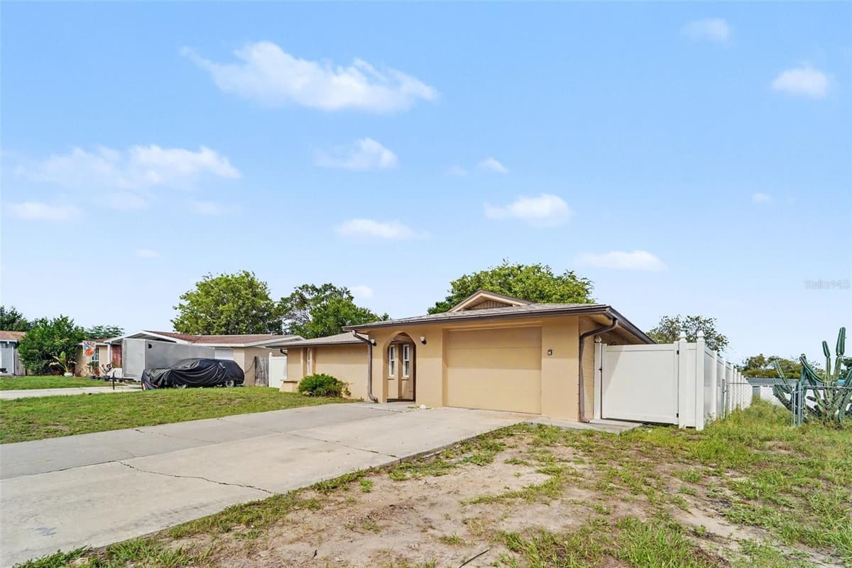 7612 DALE DRIVE — photo 3 of 15