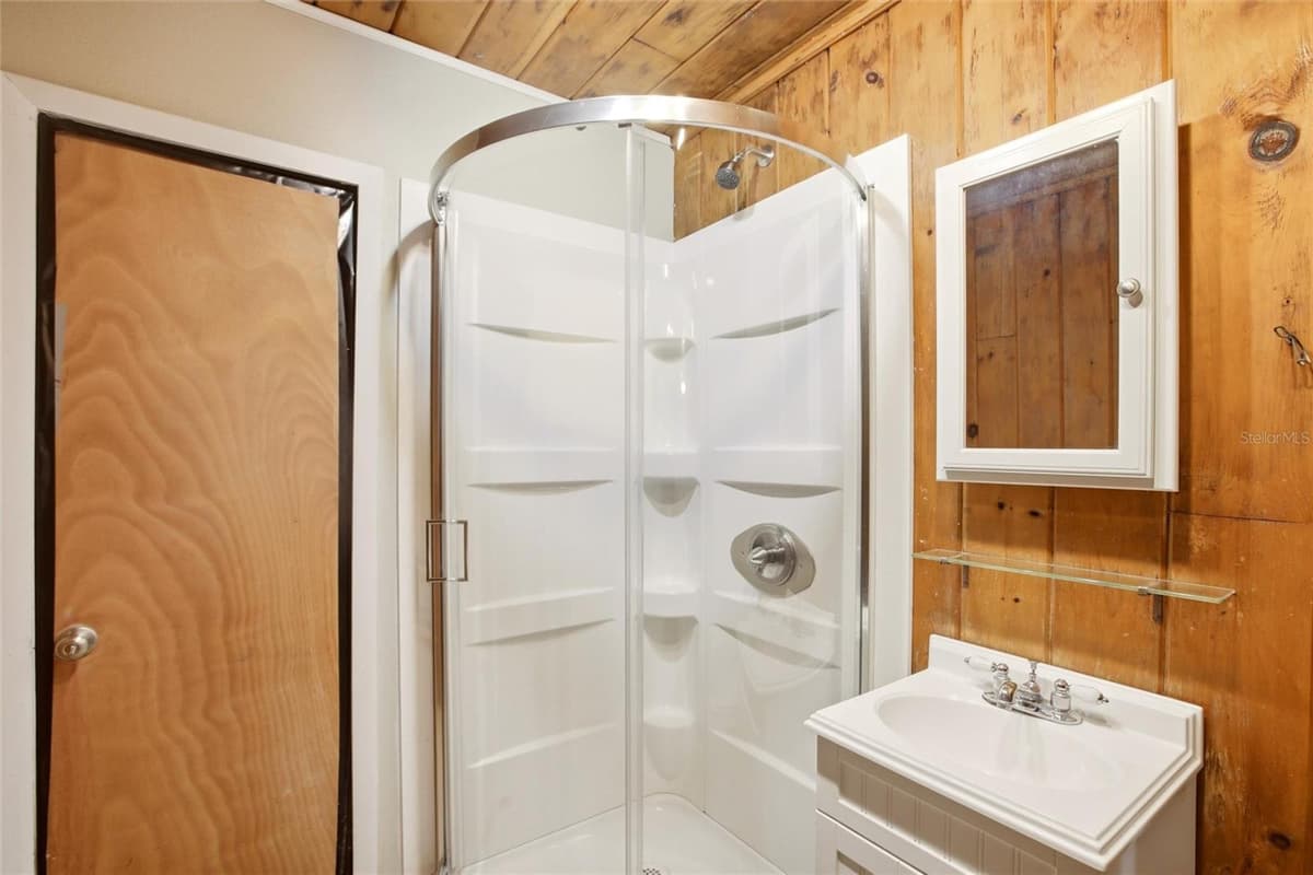 836 LAKE JUNE ROAD — photo 13 of 35