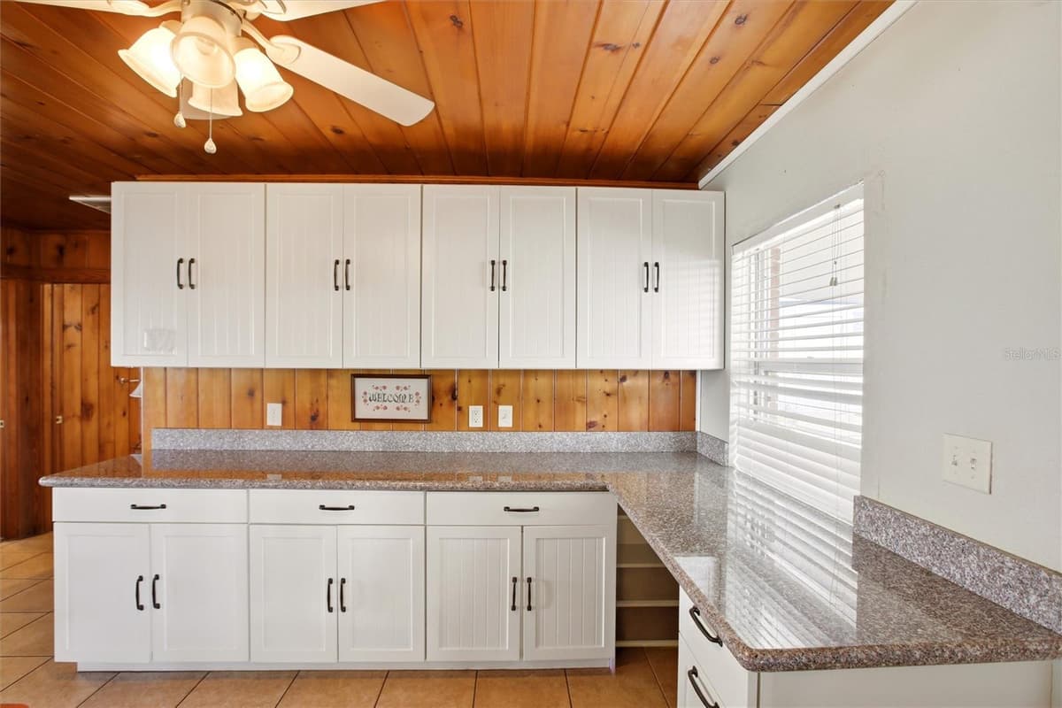 836 LAKE JUNE ROAD — photo 8 of 35