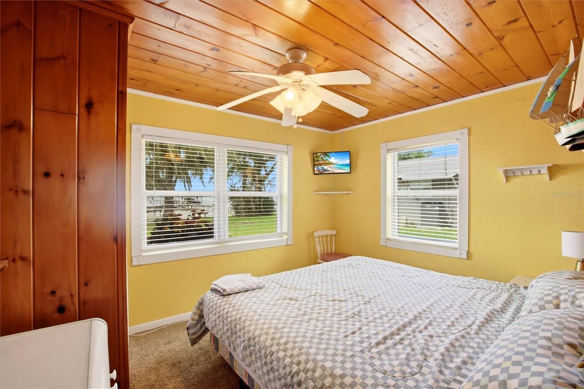836 LAKE JUNE ROAD — photo 11 of 35
