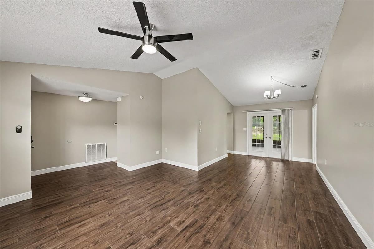 8009 PAGODA DRIVE — photo 3 of 16