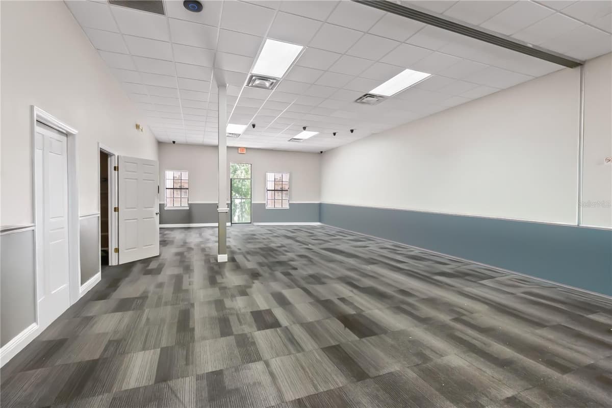 301 TUBB STREET — photo 4 of 19
