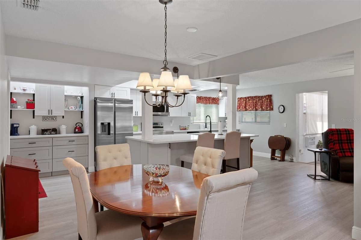 2323 WESTCHESTER BOULEVARD — photo 15 of 81