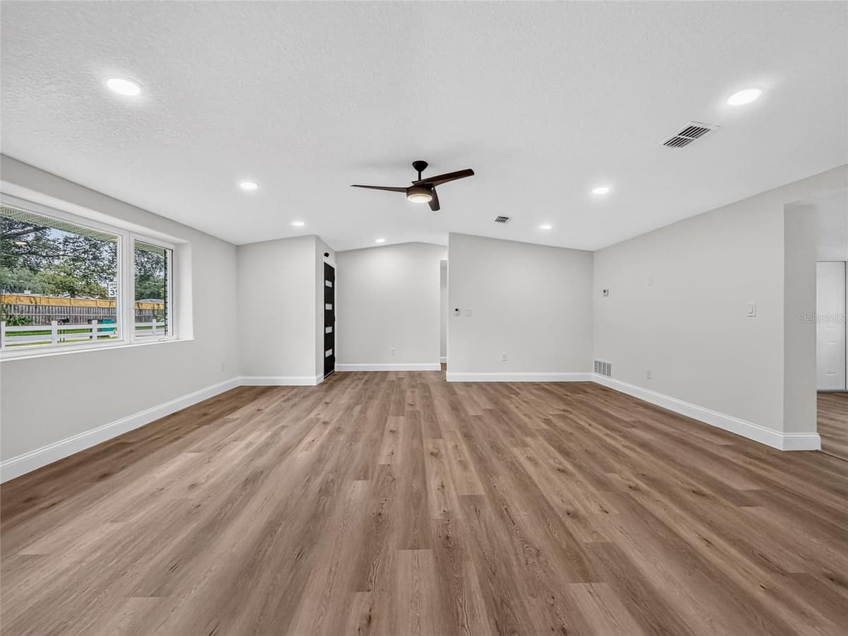 3629 CRYSTAL LAKE DRIVE — photo 8 of 45
