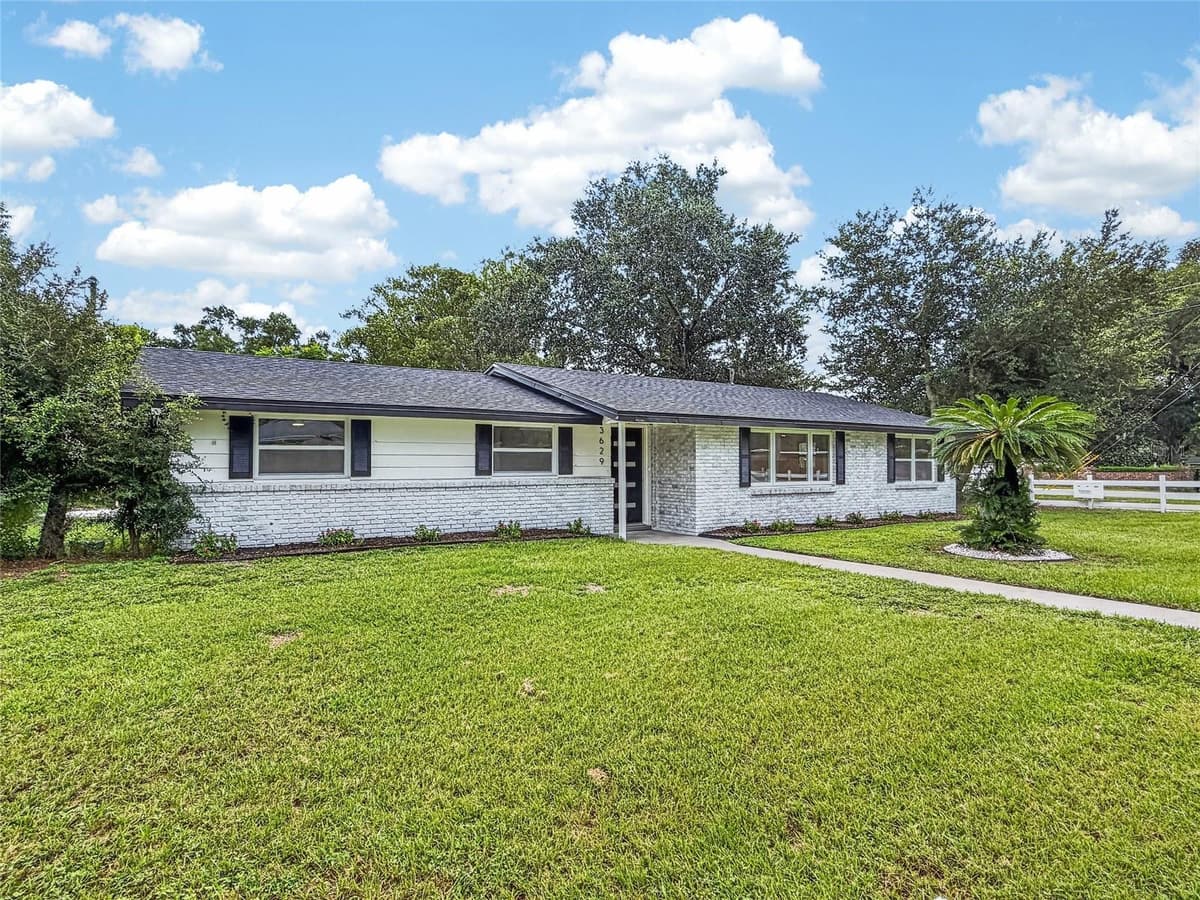 3629 CRYSTAL LAKE DRIVE — photo 3 of 45