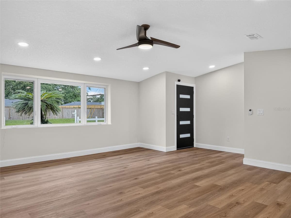 3629 CRYSTAL LAKE DRIVE — photo 6 of 45