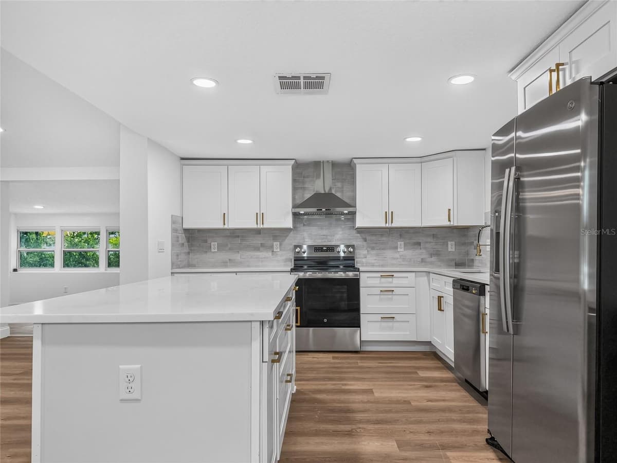 3629 CRYSTAL LAKE DRIVE — photo 11 of 45