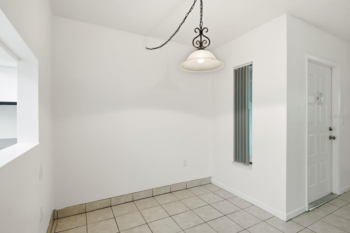 1204 PINE RIDGE CIRCLE — photo 10 of 31