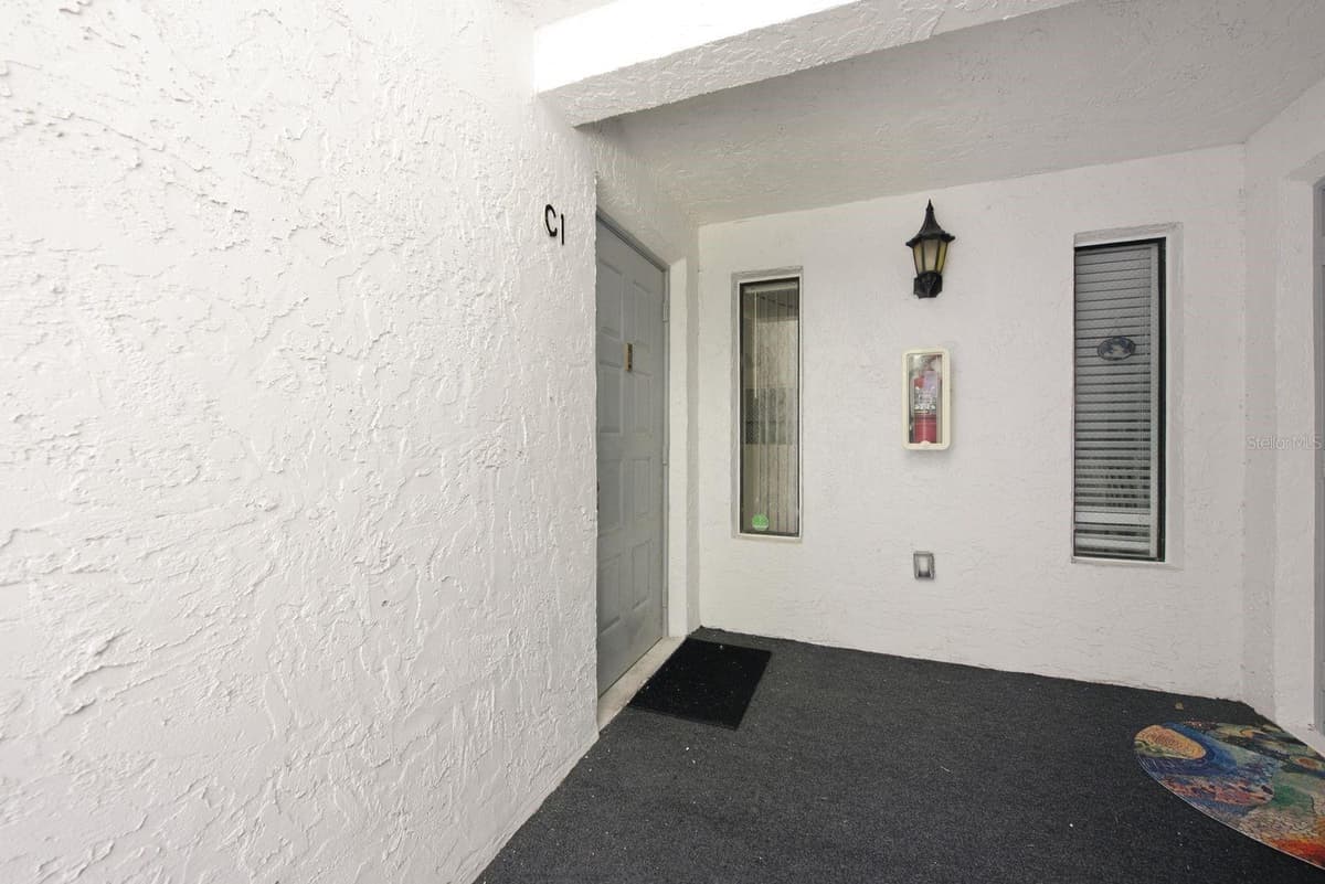 1204 PINE RIDGE CIRCLE — photo 3 of 31