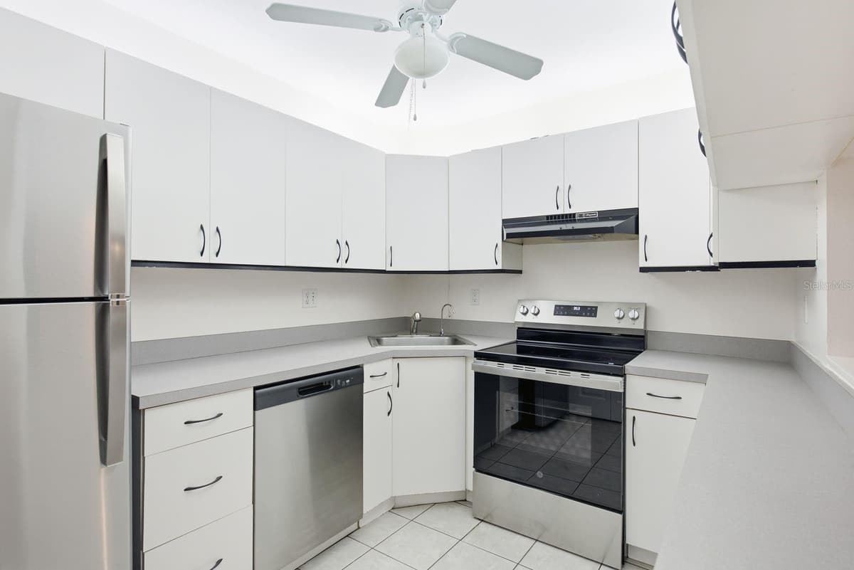 1204 PINE RIDGE CIRCLE — photo 12 of 31