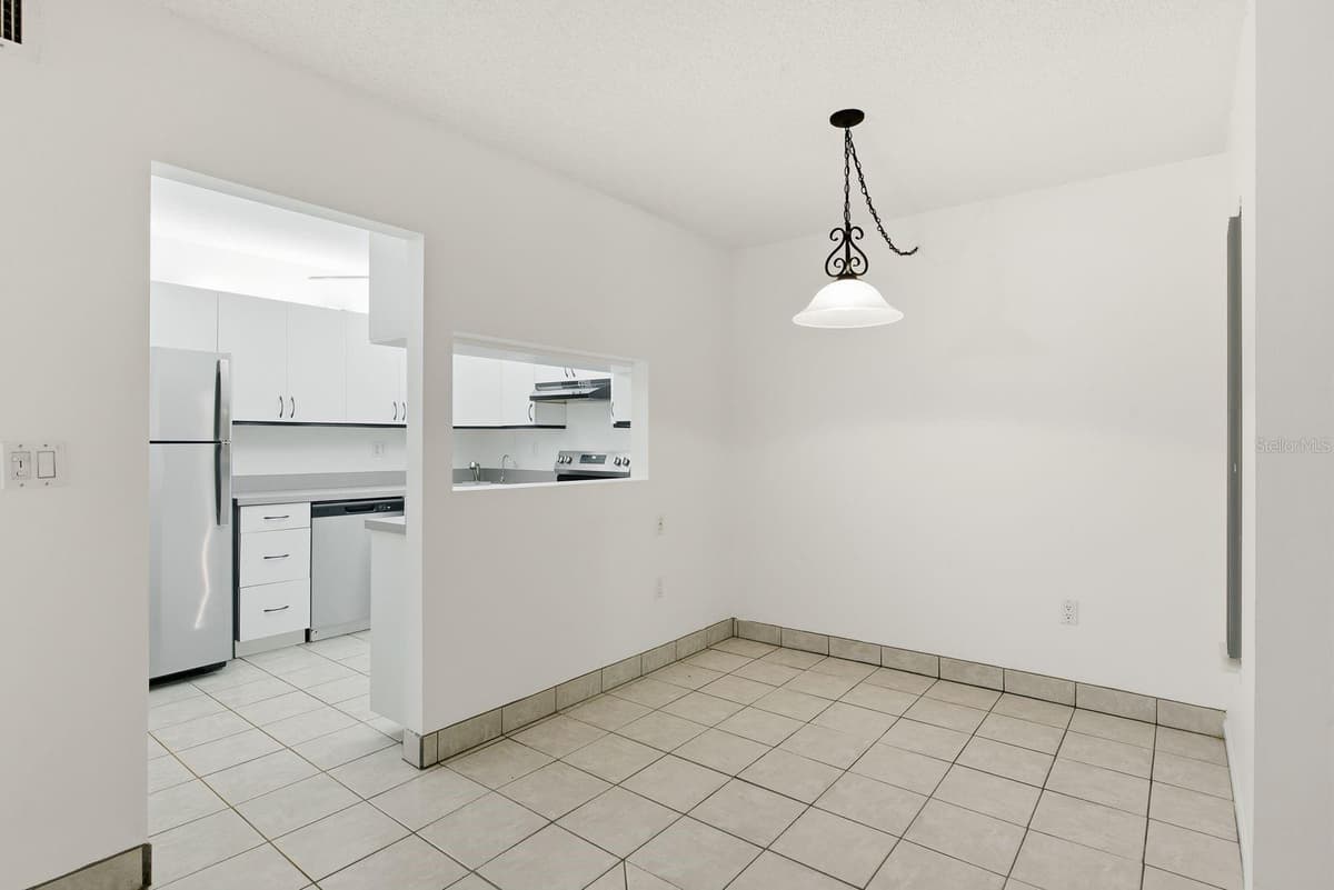 1204 PINE RIDGE CIRCLE — photo 9 of 31
