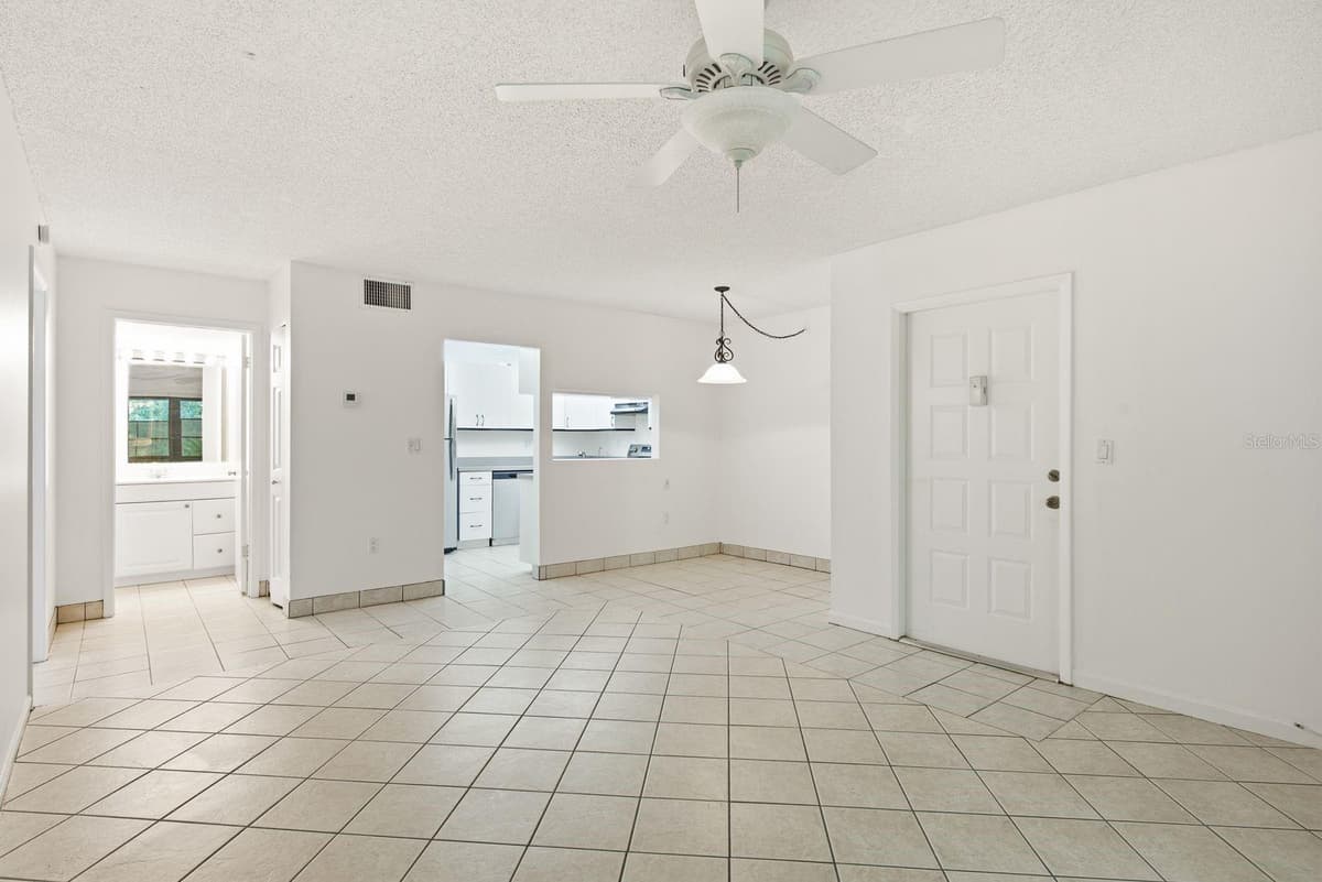 1204 PINE RIDGE CIRCLE — photo 8 of 31
