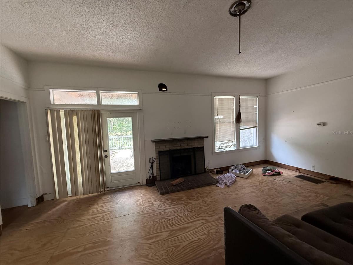 4500 18TH AVENUE — photo 8 of 41
