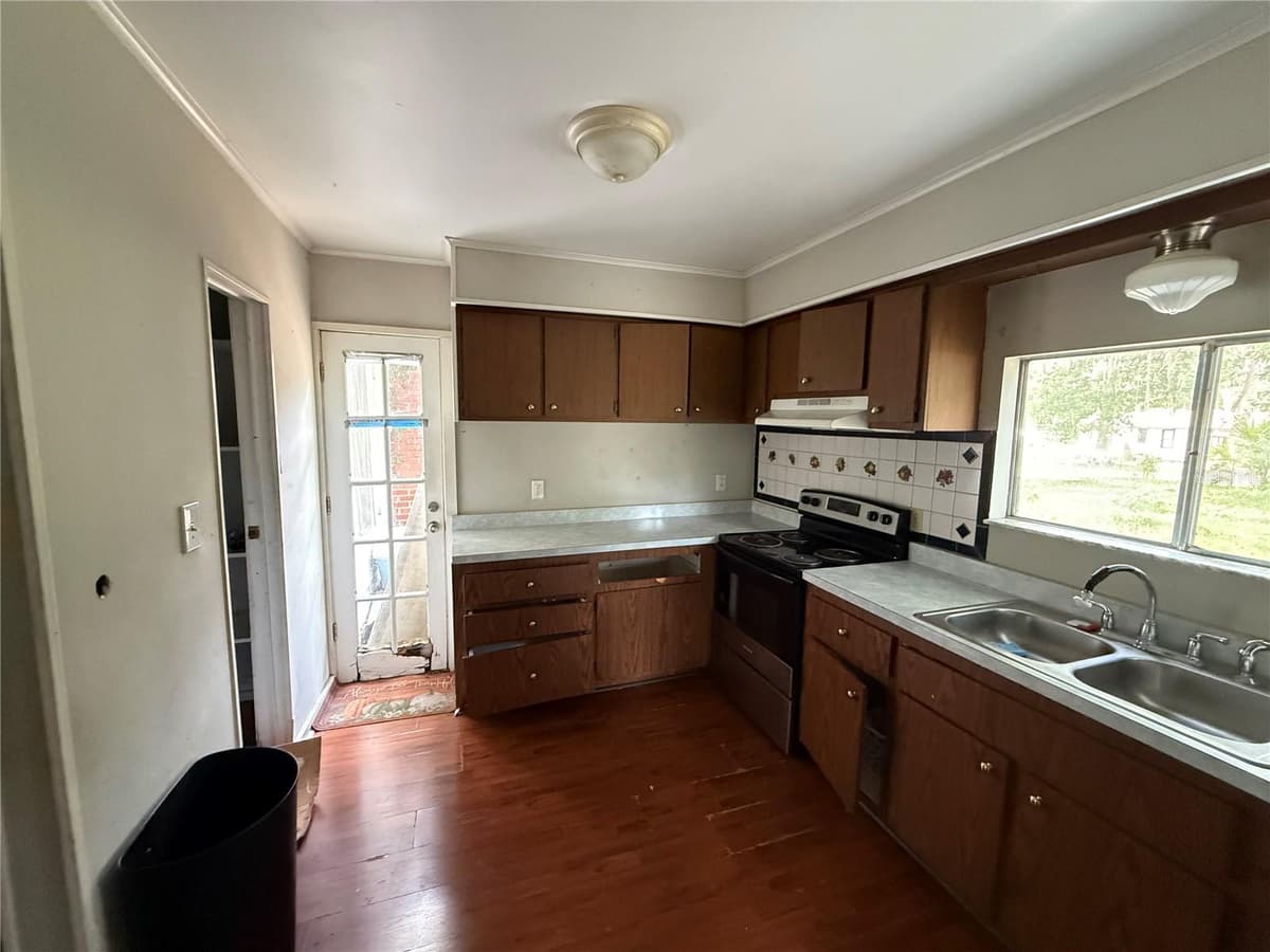 4500 18TH AVENUE — photo 14 of 41