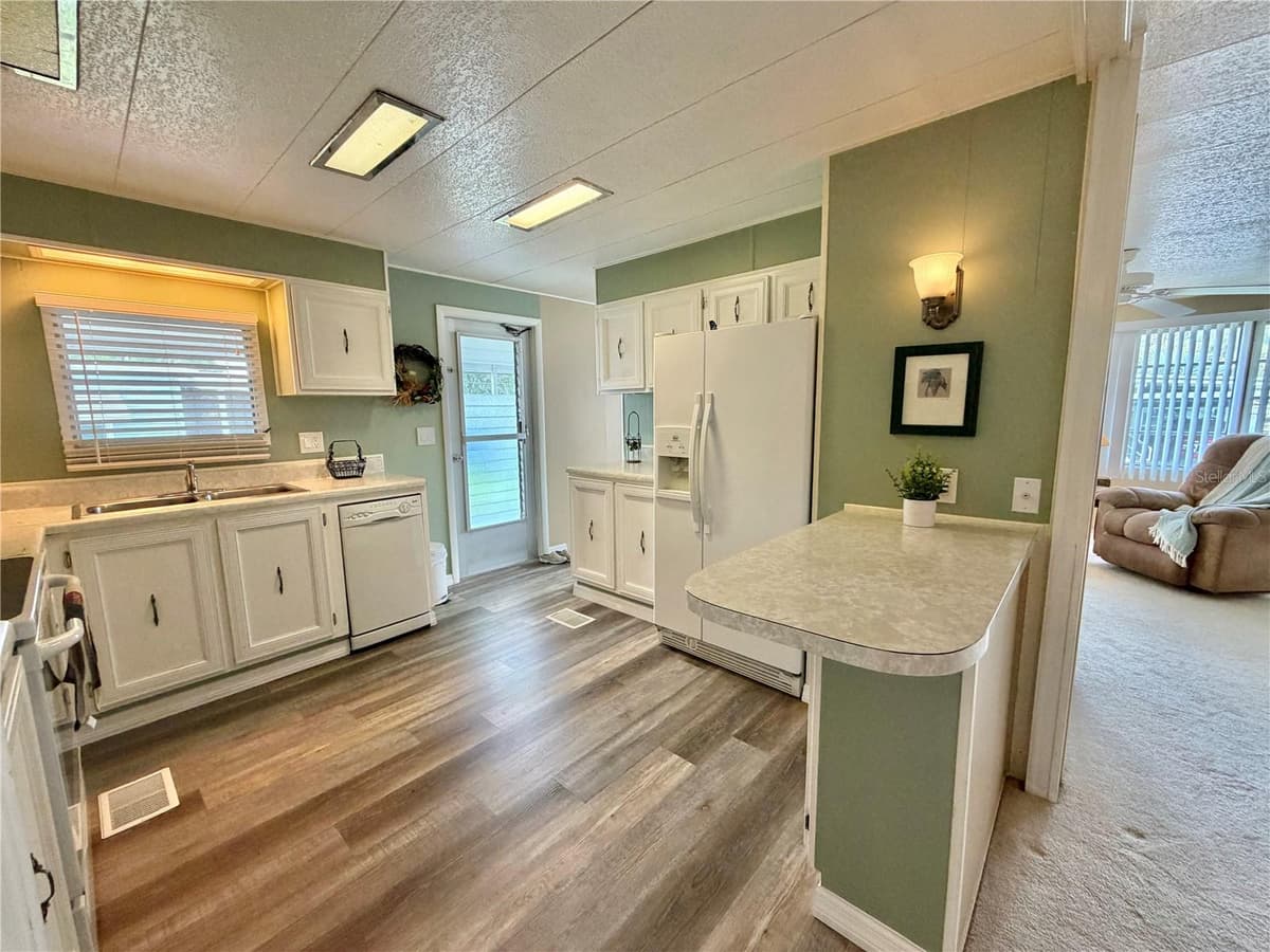117 JACARANDA DRIVE — photo 23 of 63