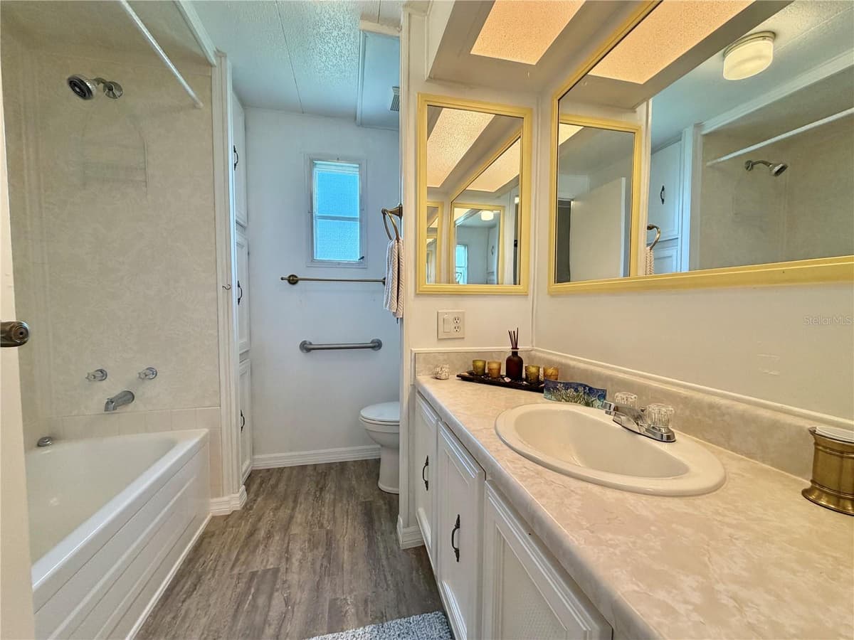 117 JACARANDA DRIVE — photo 33 of 63