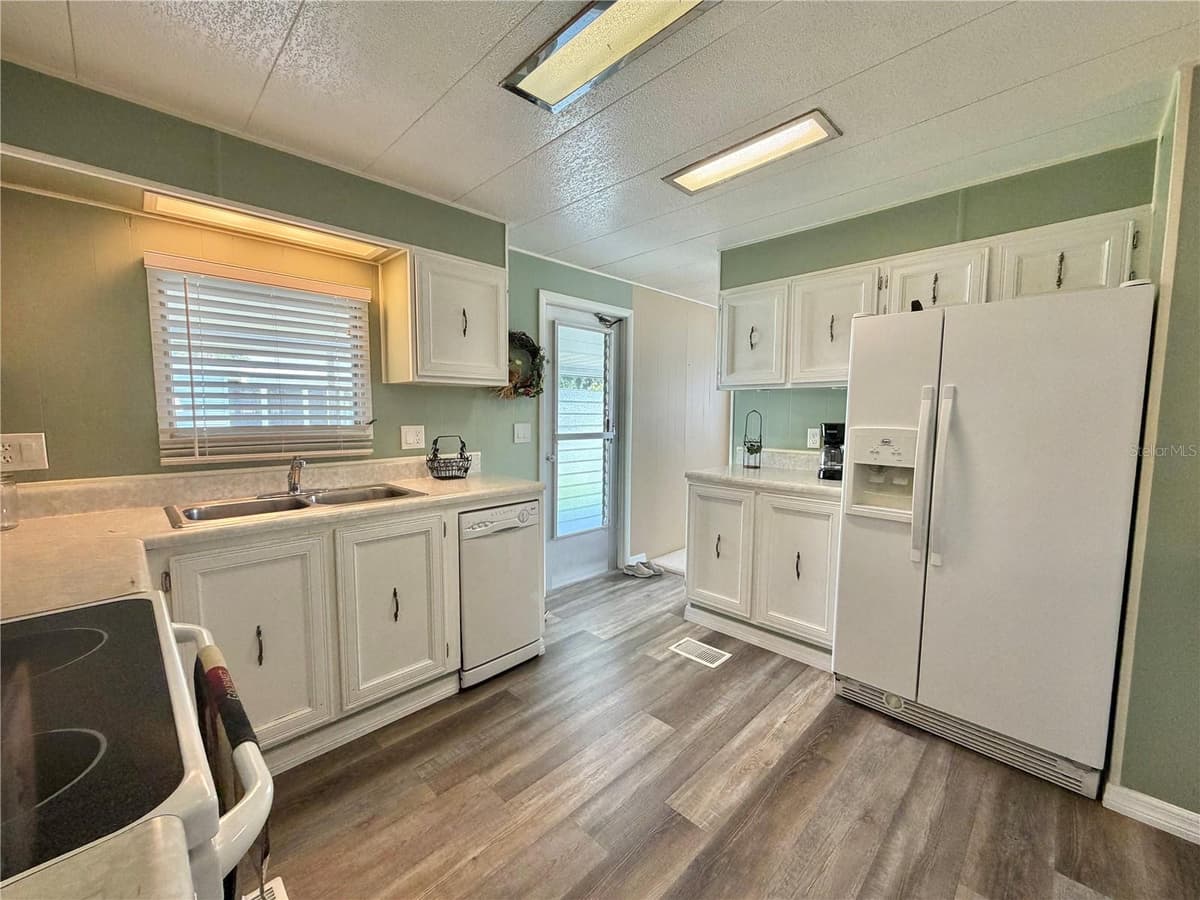 117 JACARANDA DRIVE — photo 25 of 63