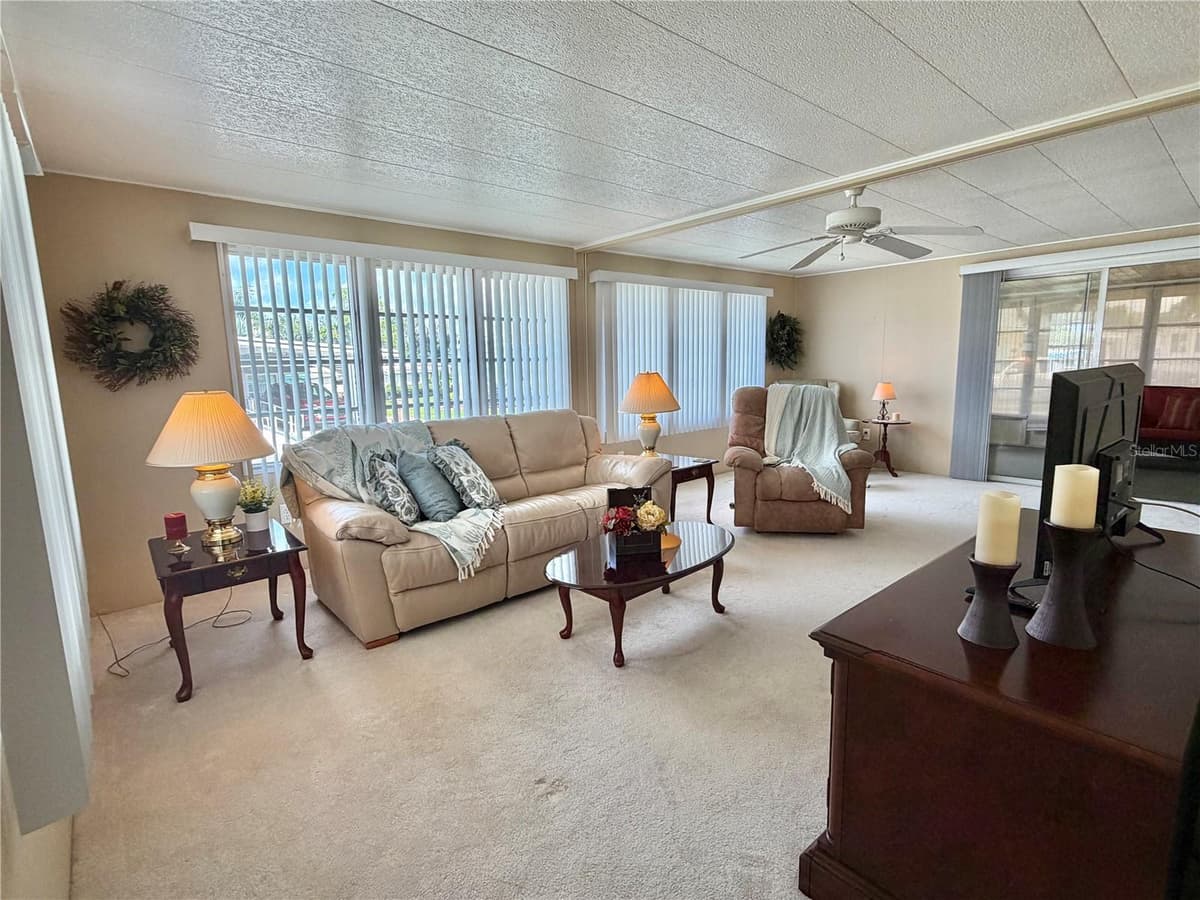 117 JACARANDA DRIVE — photo 2 of 63