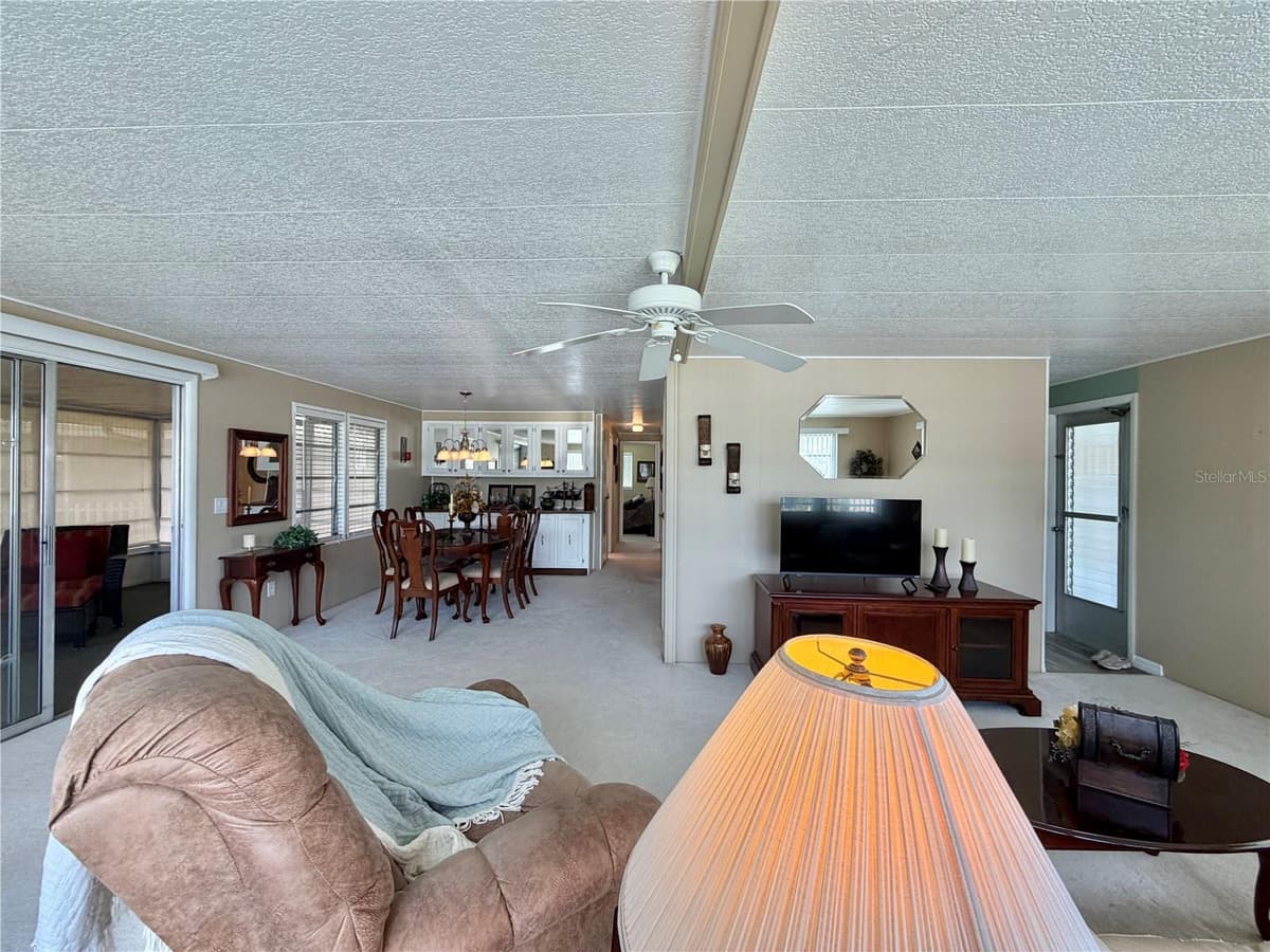 117 JACARANDA DRIVE — photo 9 of 63
