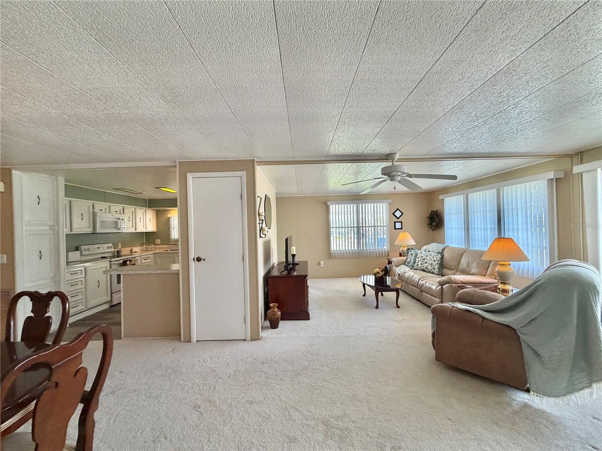 117 JACARANDA DRIVE — photo 14 of 63