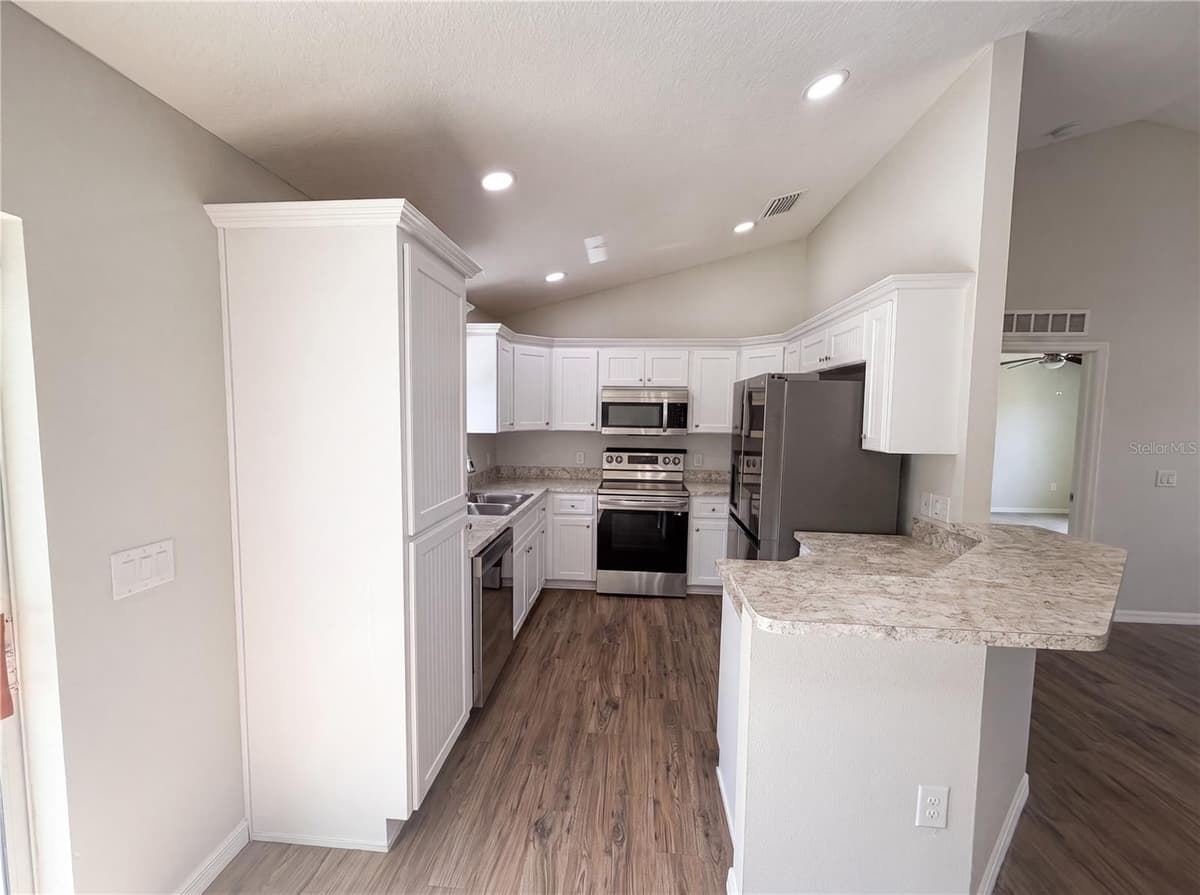 5434 PARNELL AVENUE — photo 5 of 25