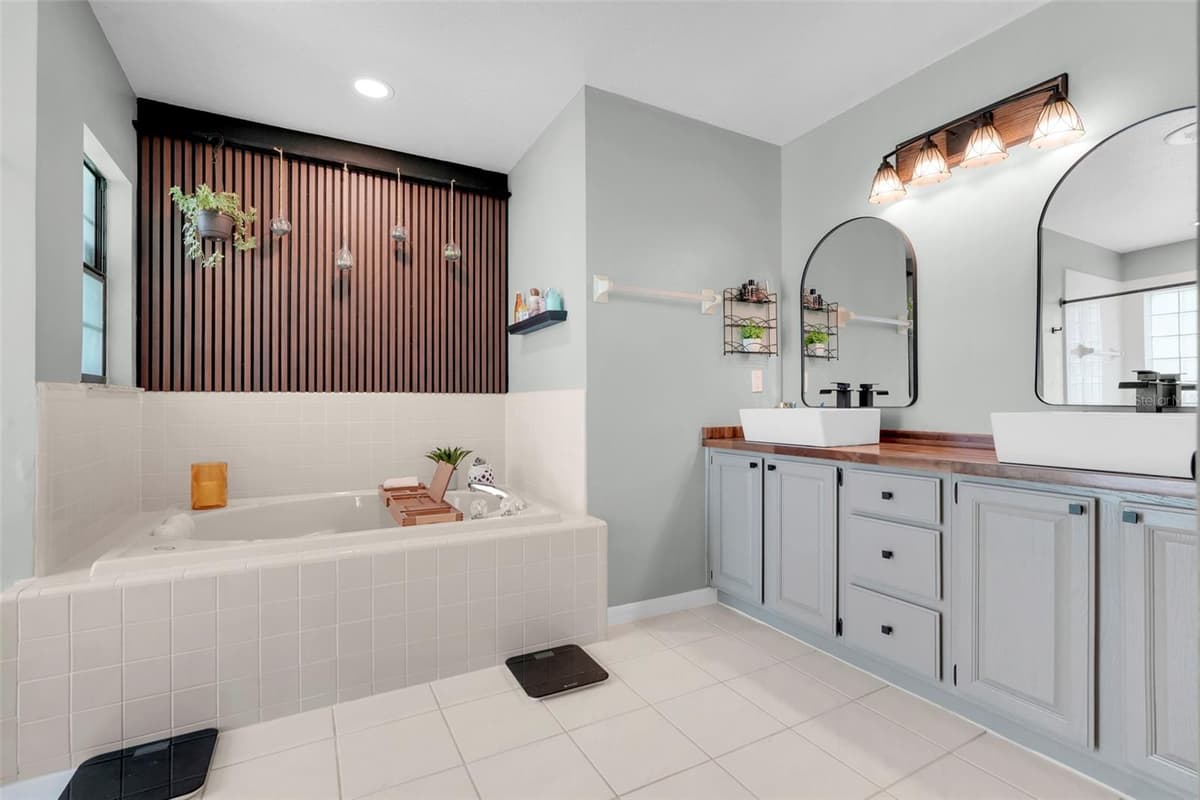 305 FORREST CREST COURT — photo 21 of 54