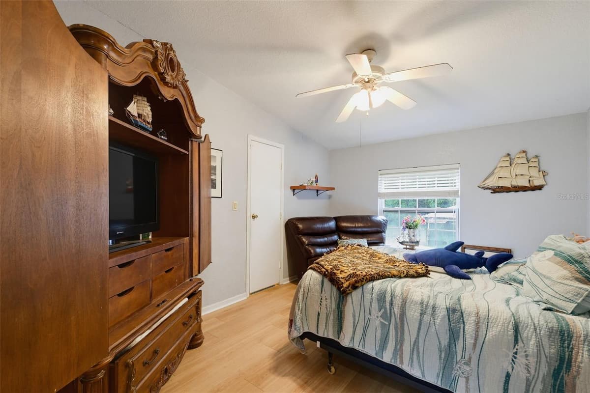 6270 DESALES STREET — photo 20 of 78
