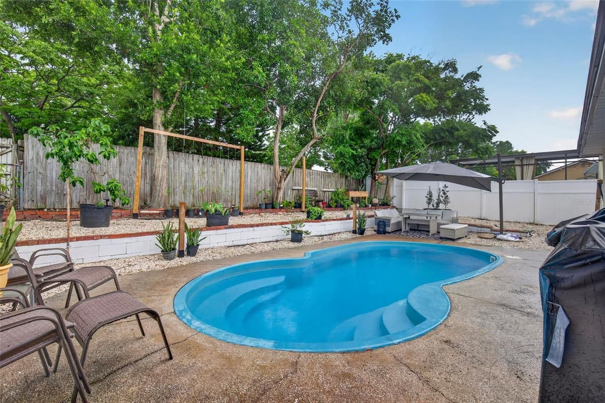 1435 BURNING TREE ROAD — photo 47 of 49