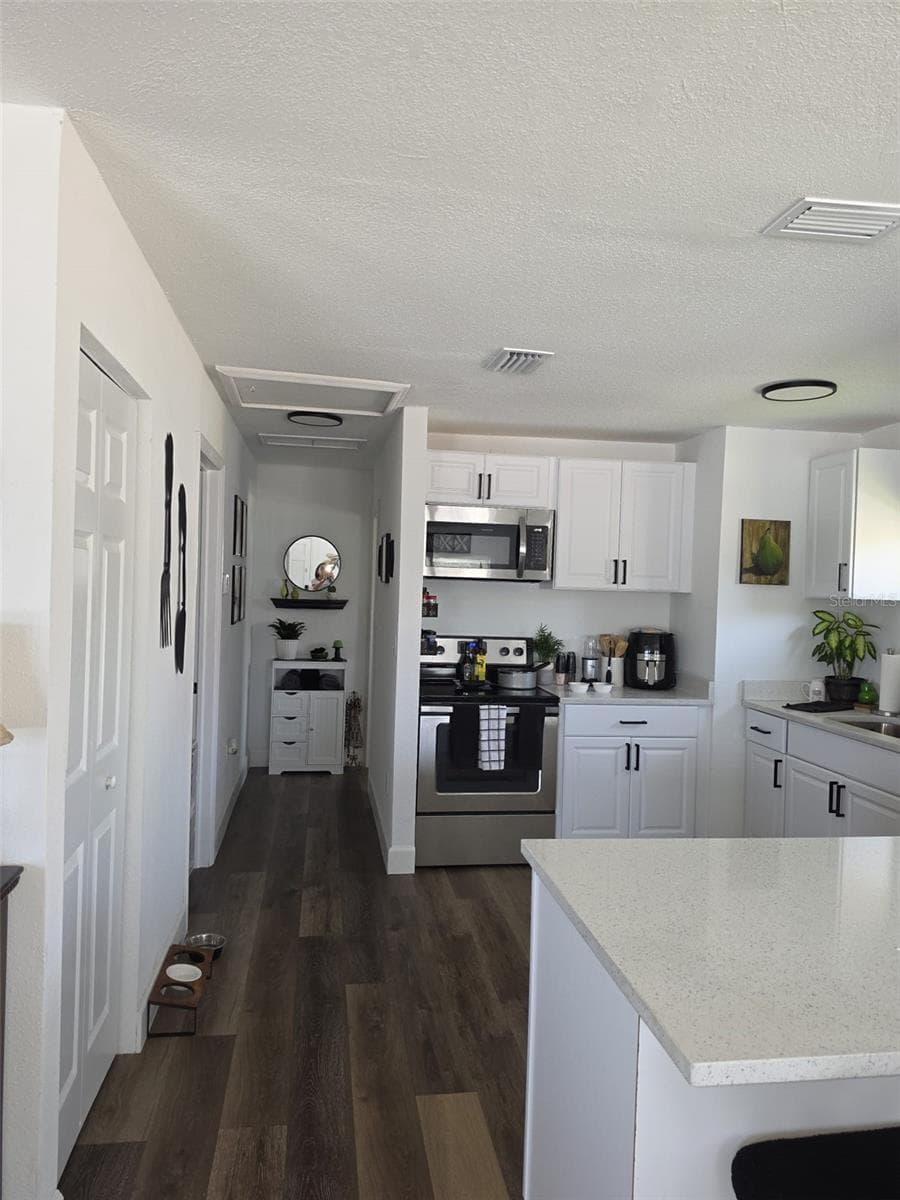 121 BAY STREET — photo 9 of 25