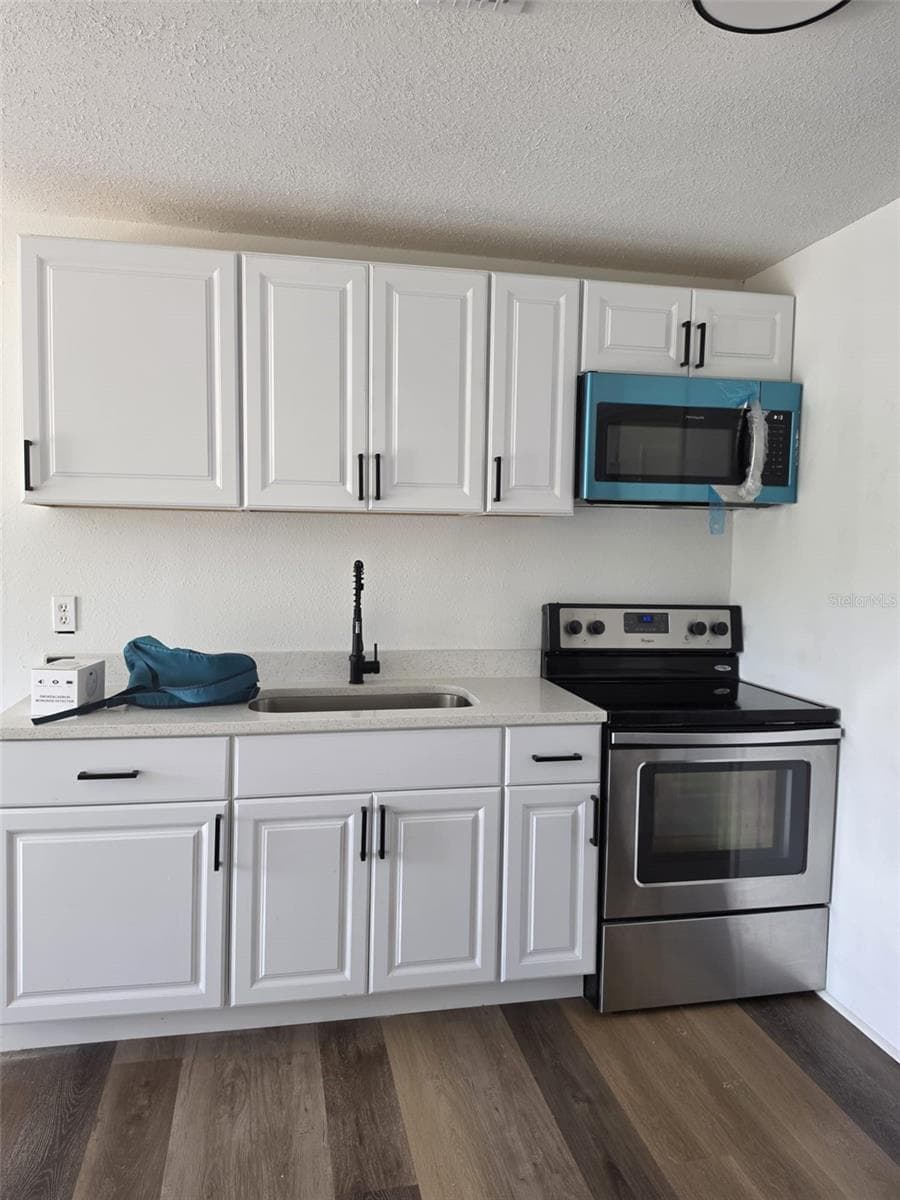 121 BAY STREET — photo 25 of 25