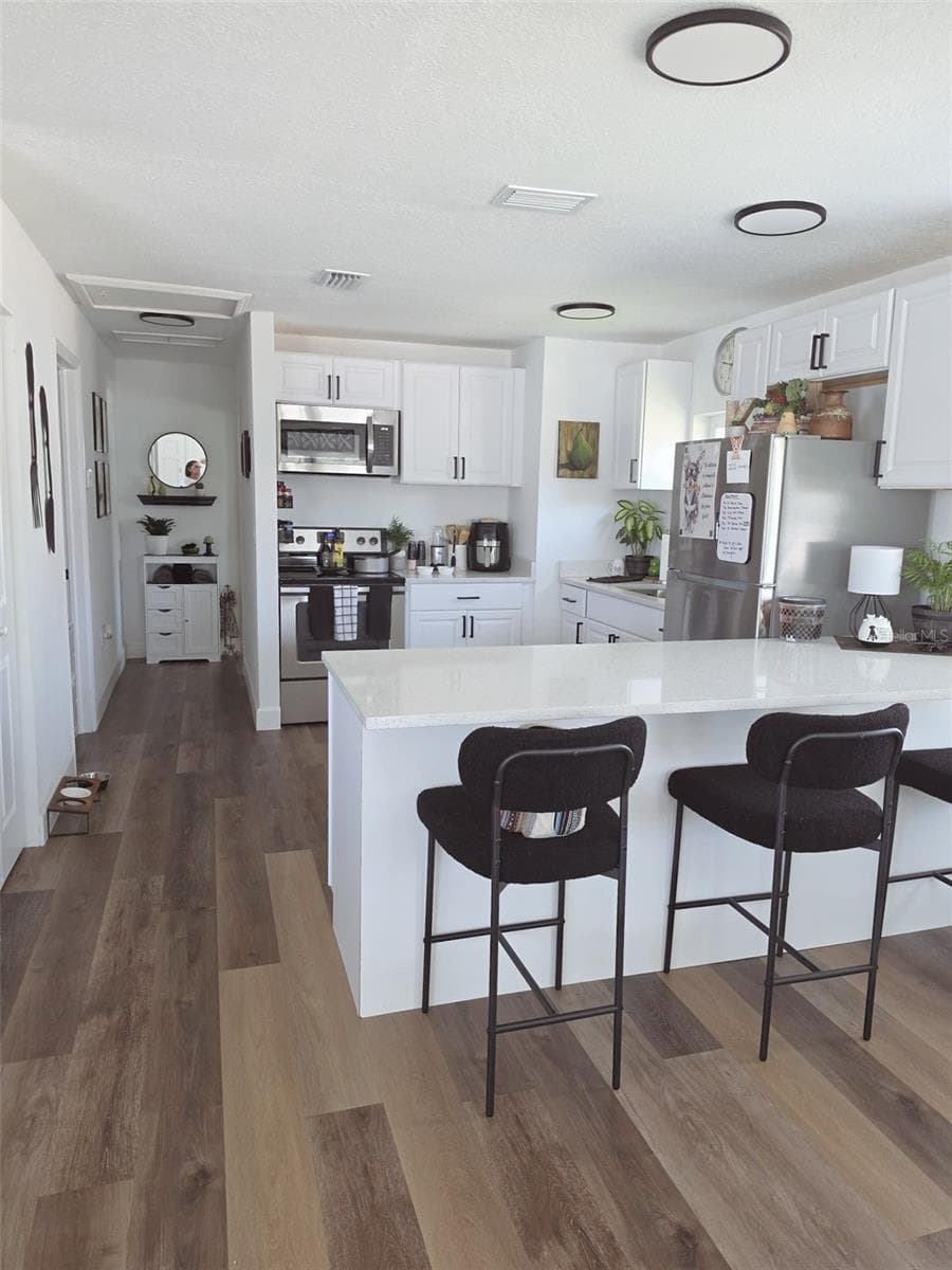 121 BAY STREET — photo 8 of 25