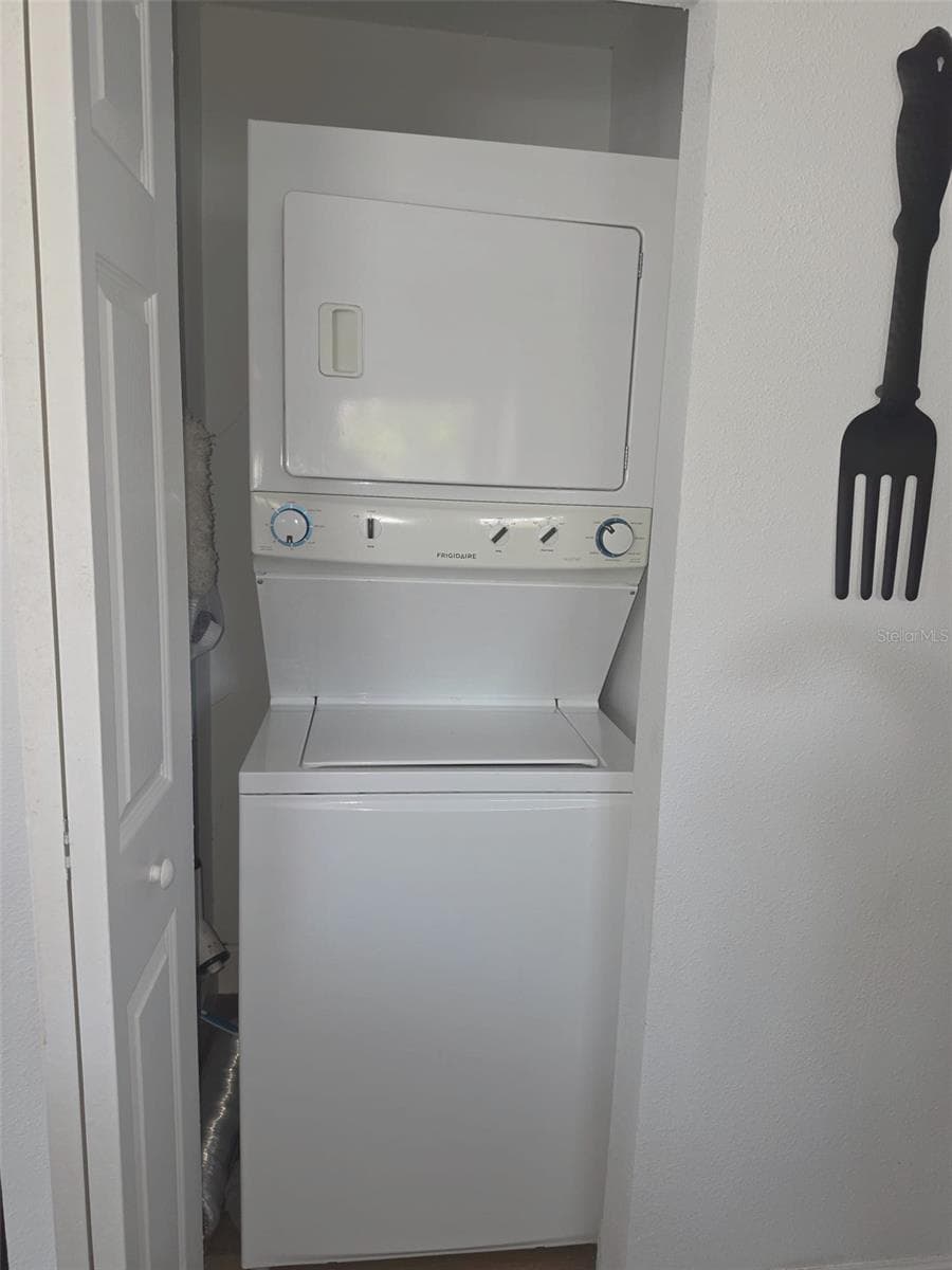 121 BAY STREET — photo 16 of 25
