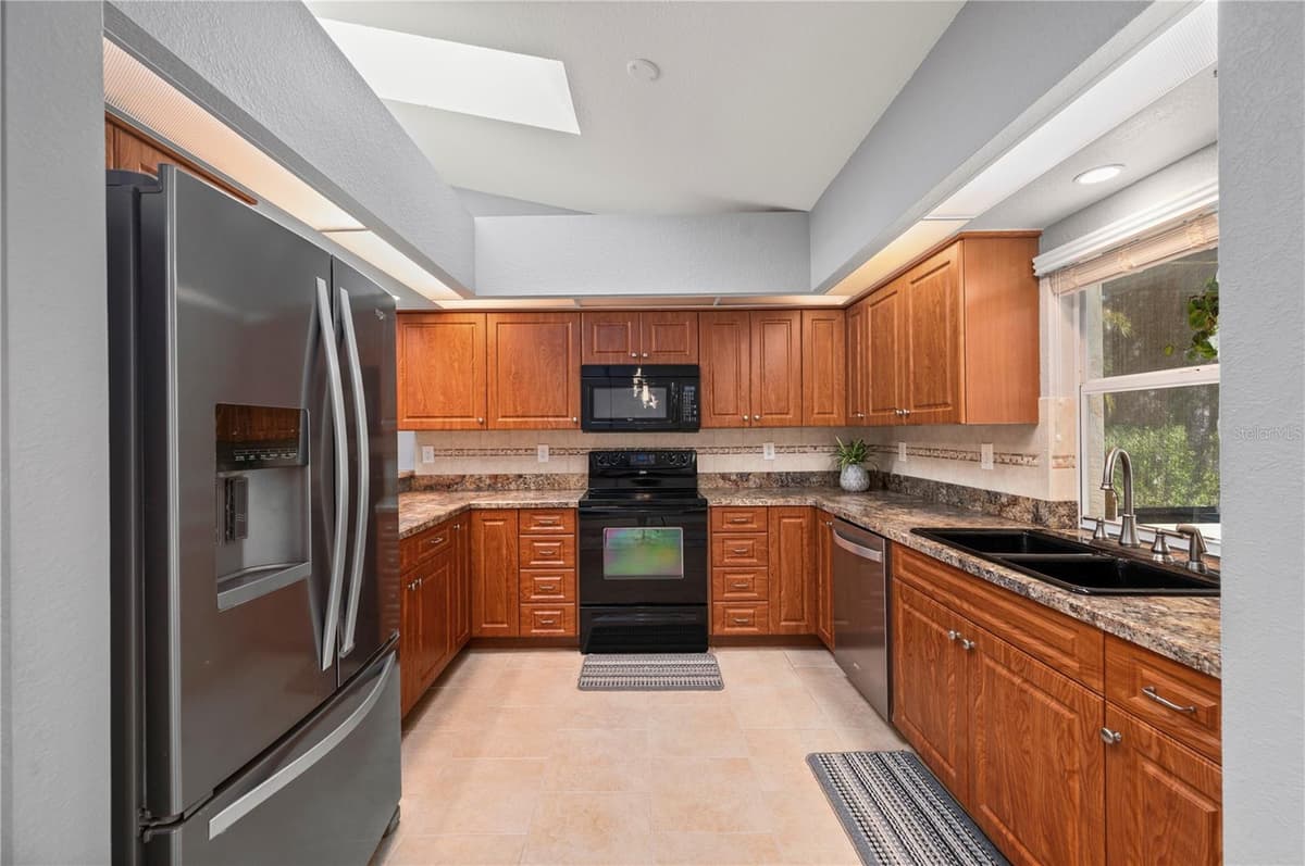 581 ENCARNACION STREET — photo 12 of 78