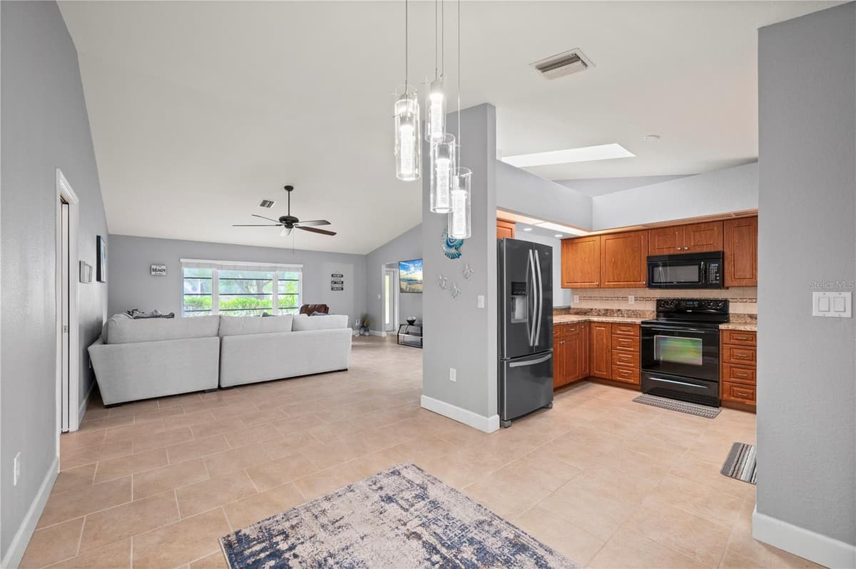 581 ENCARNACION STREET — photo 11 of 78