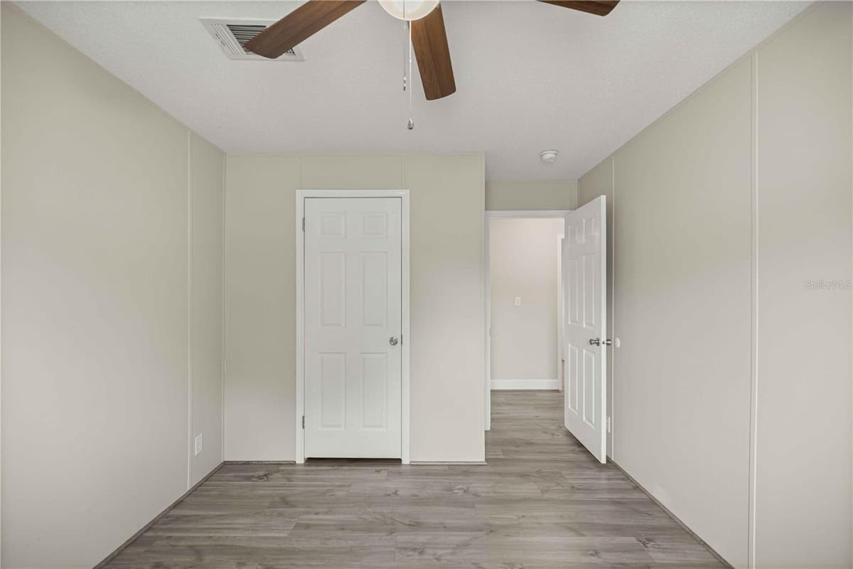 122 70TH CIRCLE — photo 17 of 33