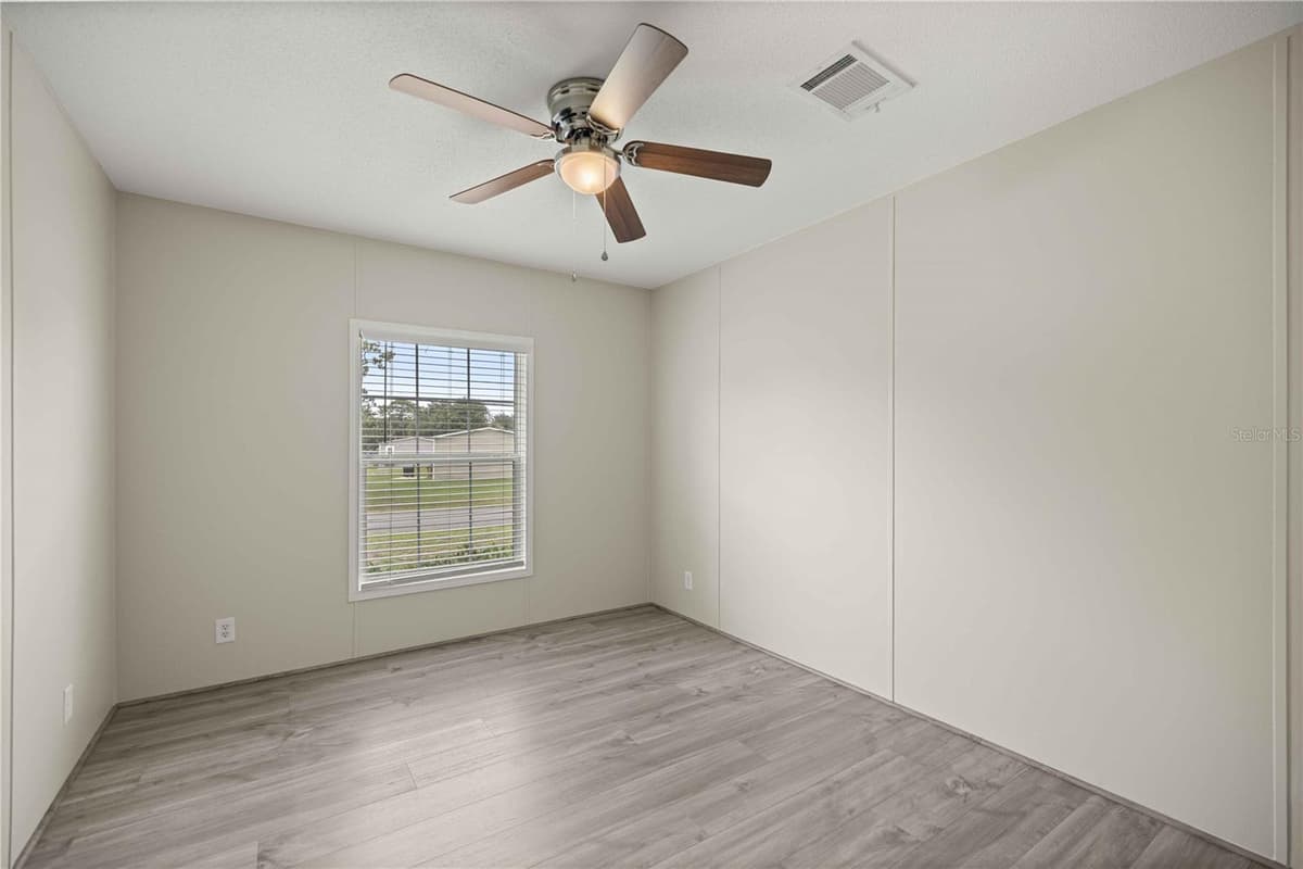 122 70TH CIRCLE — photo 14 of 33