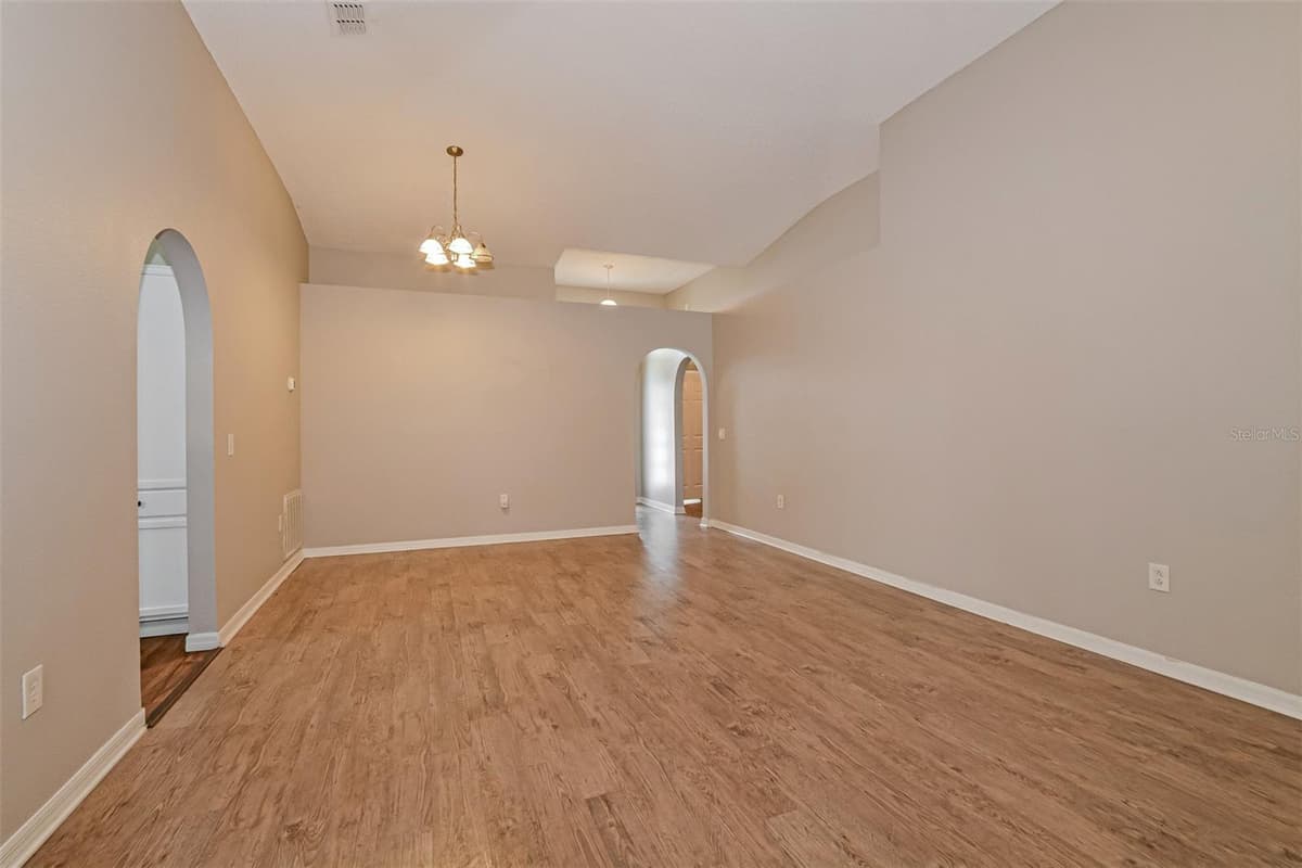 207 RONALDALE AVENUE — photo 4 of 21