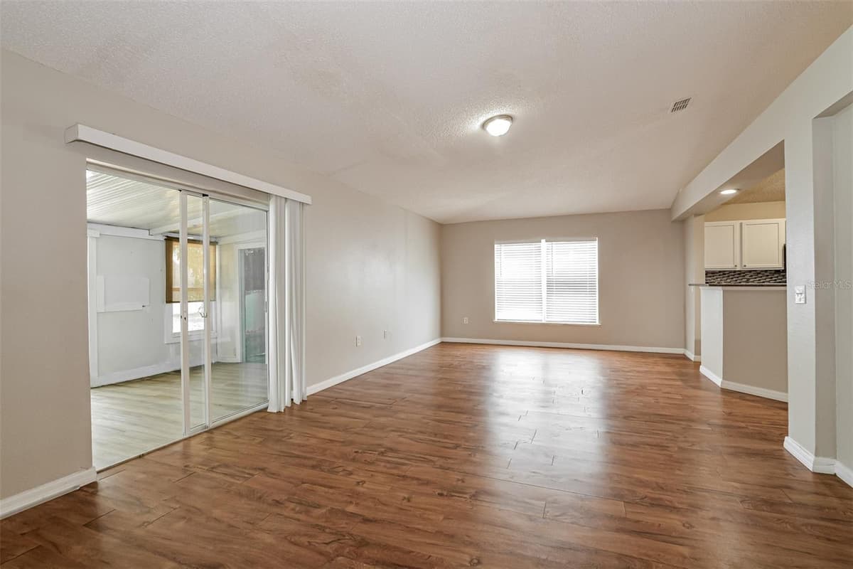 207 RONALDALE AVENUE — photo 6 of 21