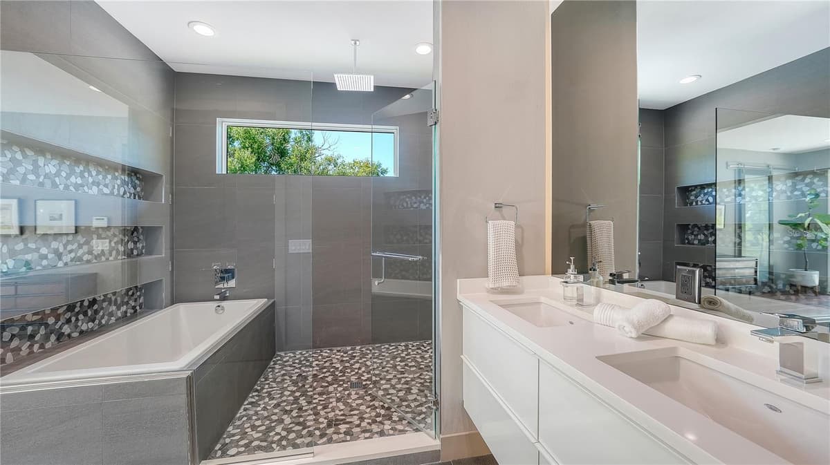 543 COLUMBIA COURT — photo 19 of 47