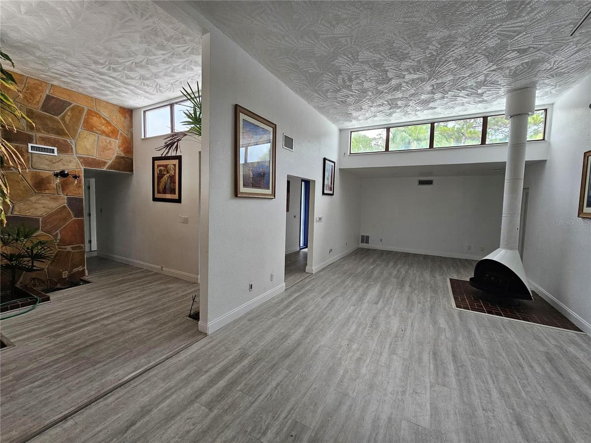 7990 42ND STREET — photo 9 of 39