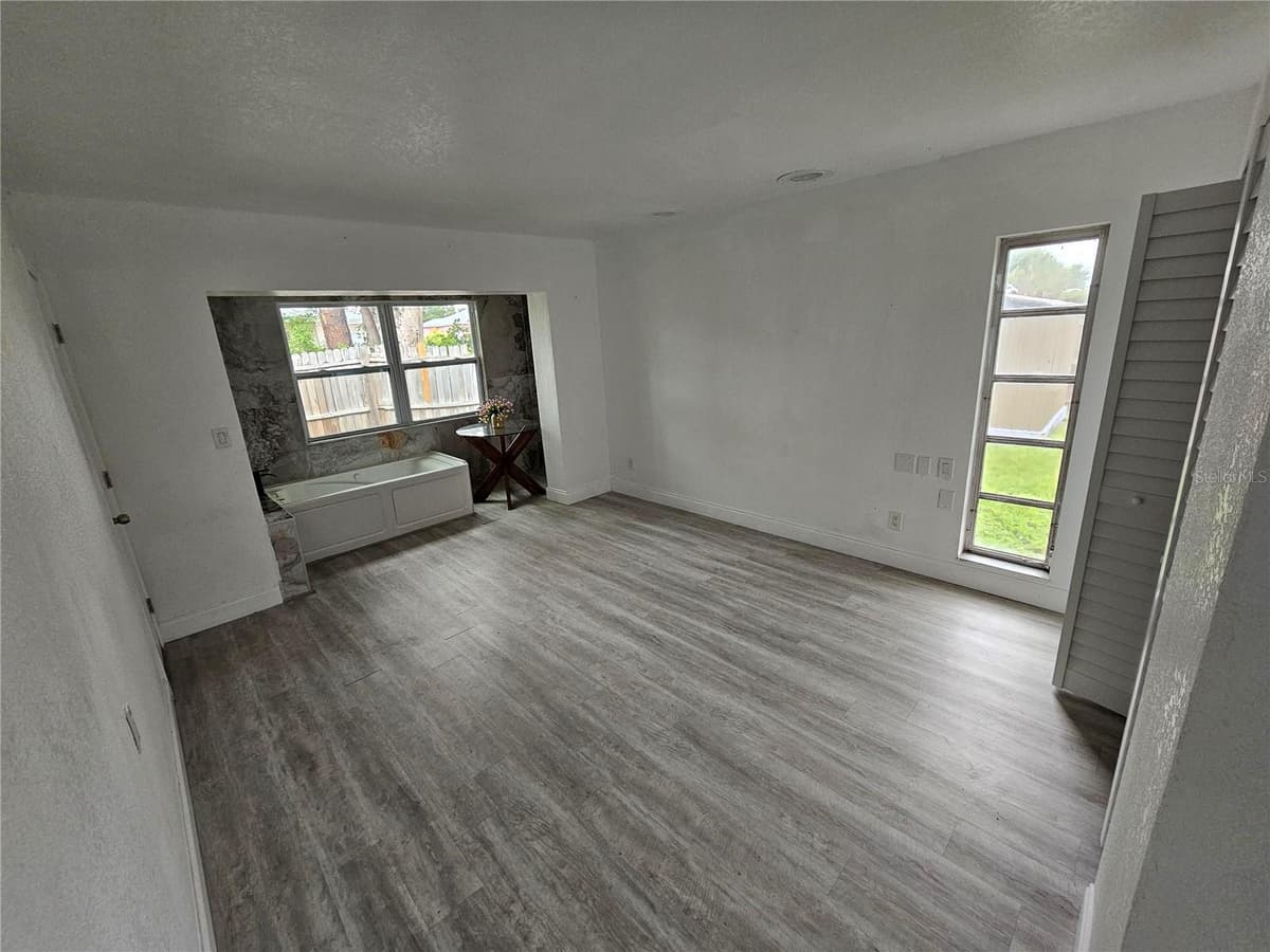 7990 42ND STREET — photo 33 of 39
