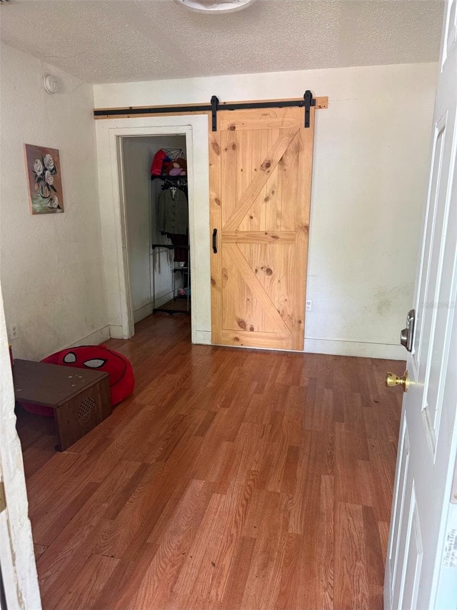 1927 2ND STREET — photo 3 of 18