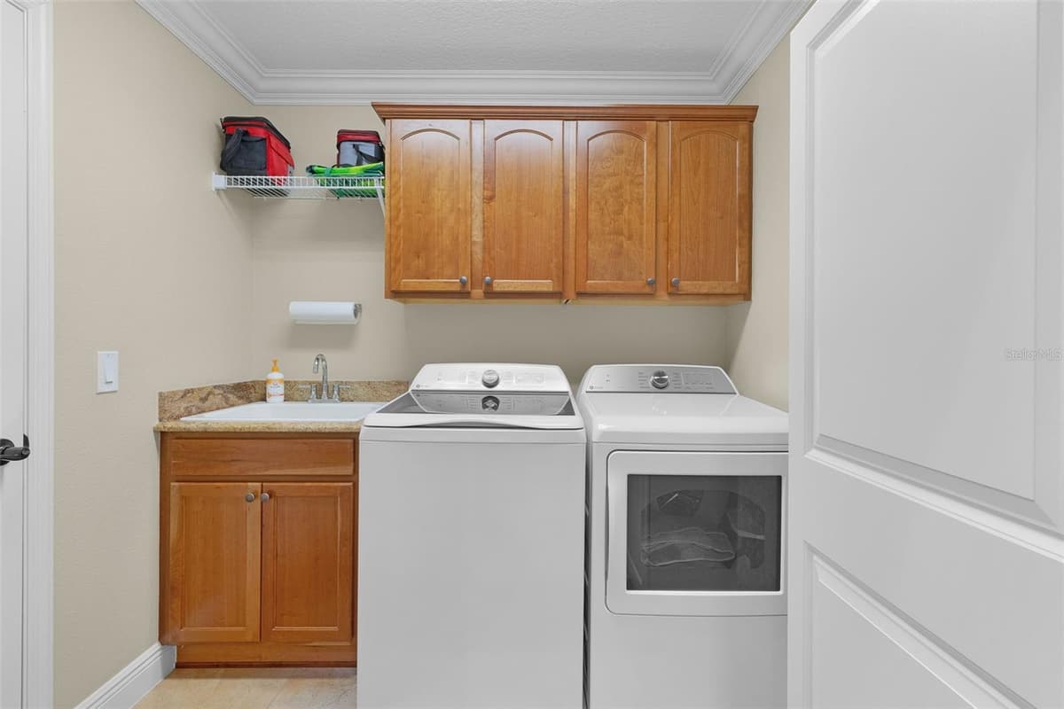 2921 FRENCH OAK AVENUE — photo 25 of 48