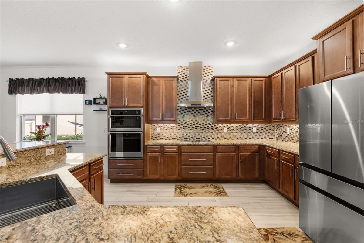 700 FLORIDA AVENUE — photo 4 of 25