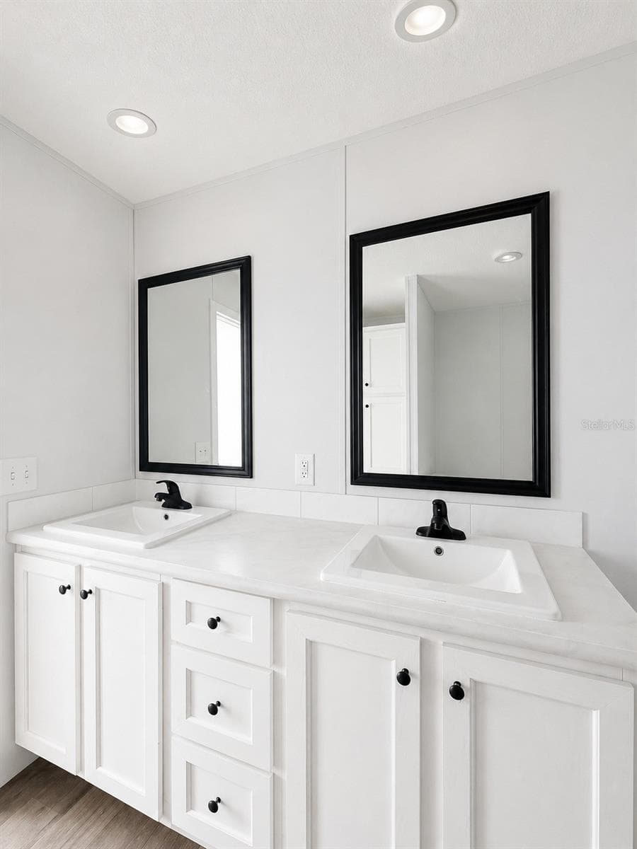 3316 OAKLAND ROAD — photo 3 of 12