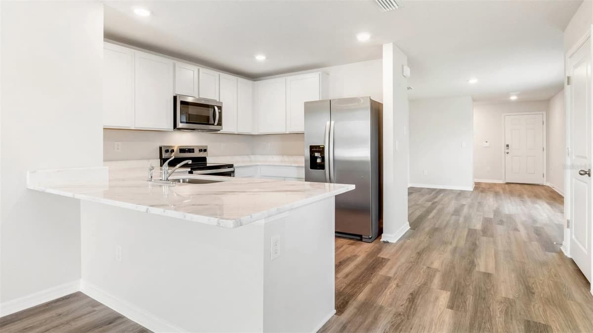 8829 CLEAR VIEW STREET — photo 2 of 18